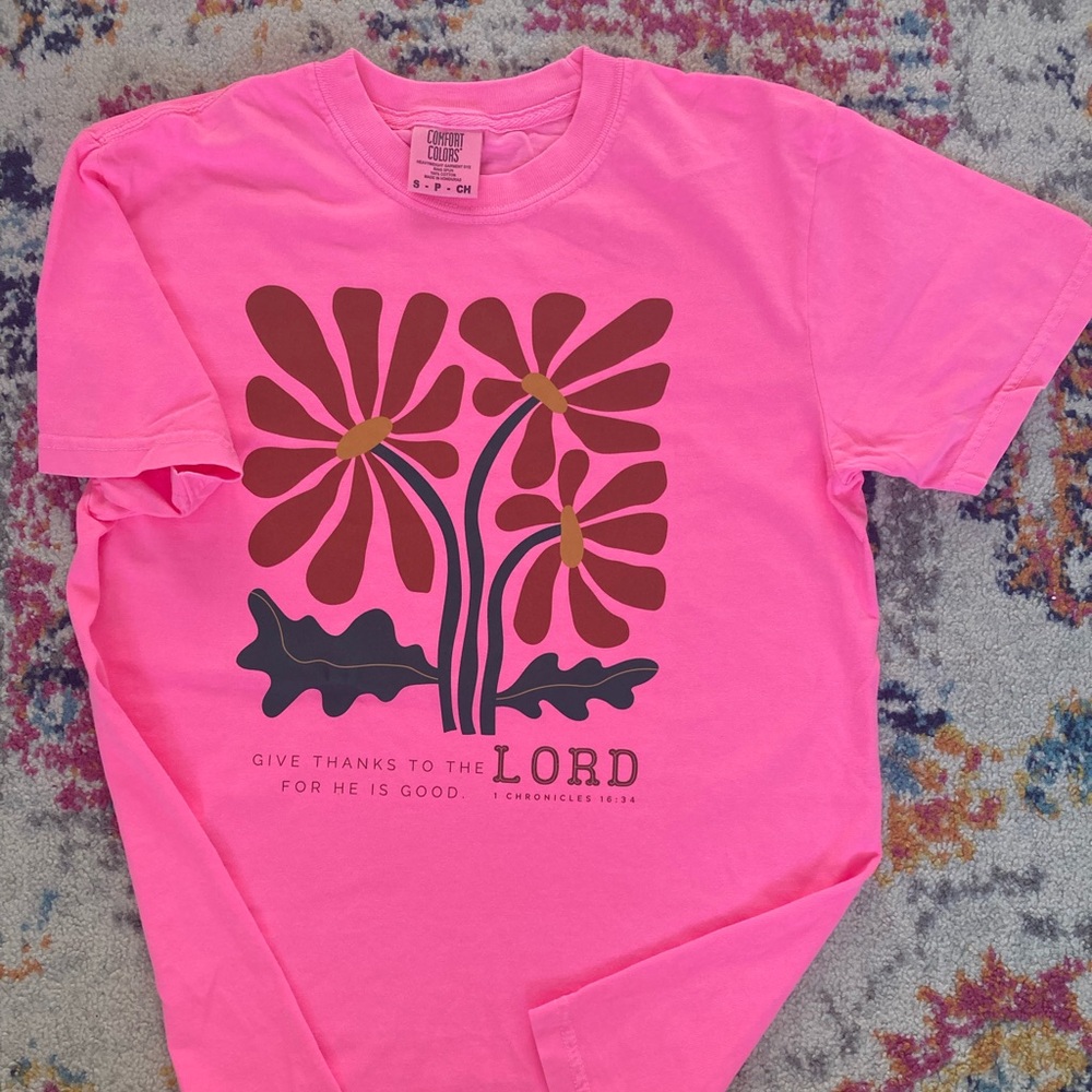 Hot pink Comfort colors! Brand new size small